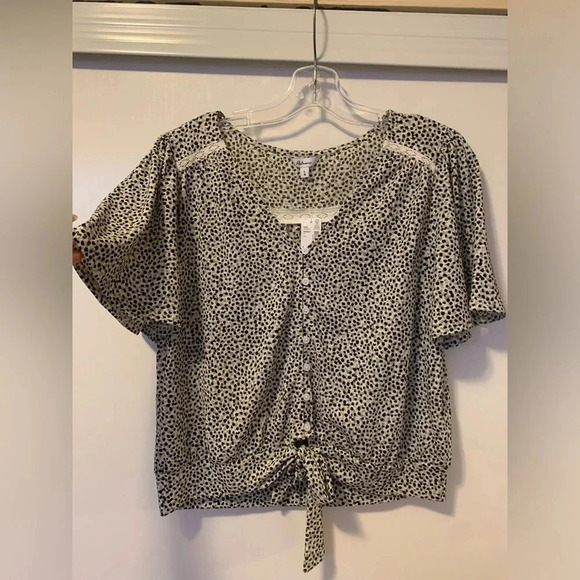 NWT Reitmans Cropped  Blouse - Picture 1 of 4